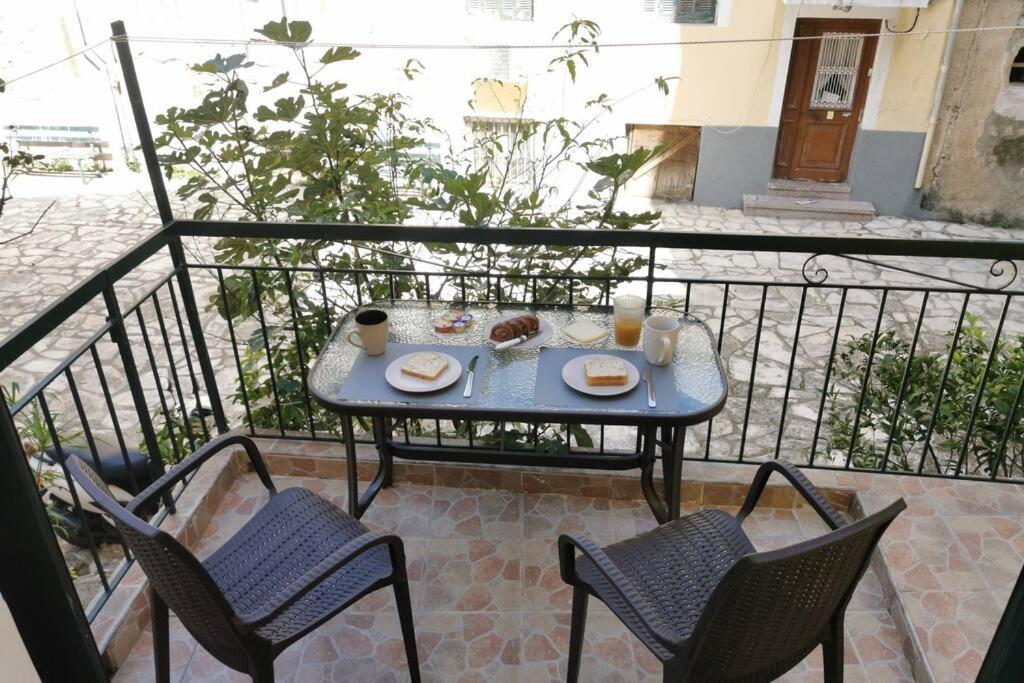 Villa Corfiot Cozy House à Corfu  Extérieur photo